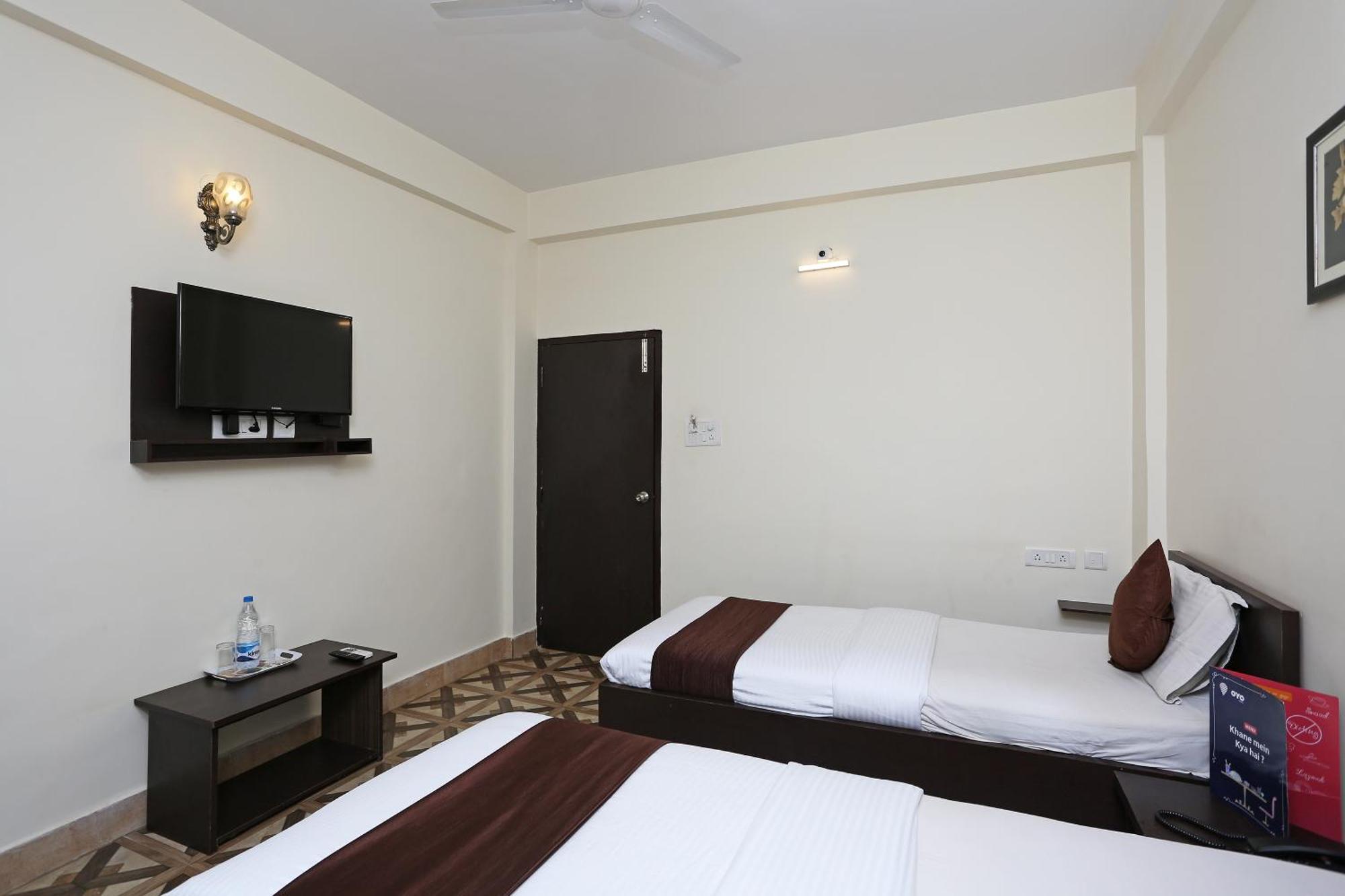 Oyo Stellar Resort ブバネーシュワル エクステリア 写真
