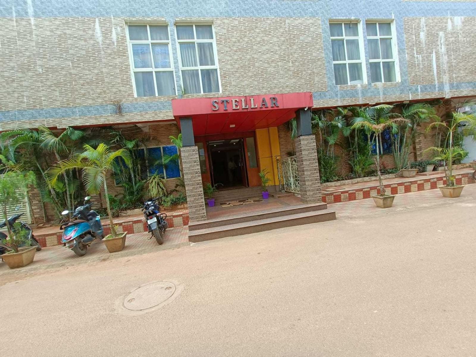 Oyo Stellar Resort ブバネーシュワル エクステリア 写真