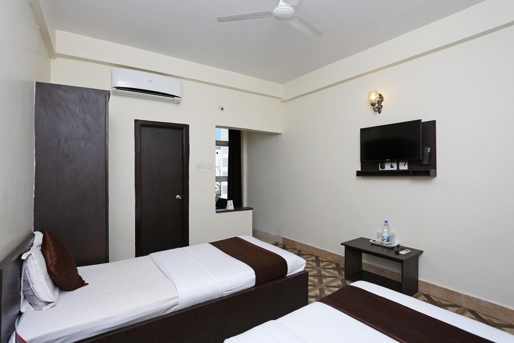 Oyo Stellar Resort ブバネーシュワル エクステリア 写真